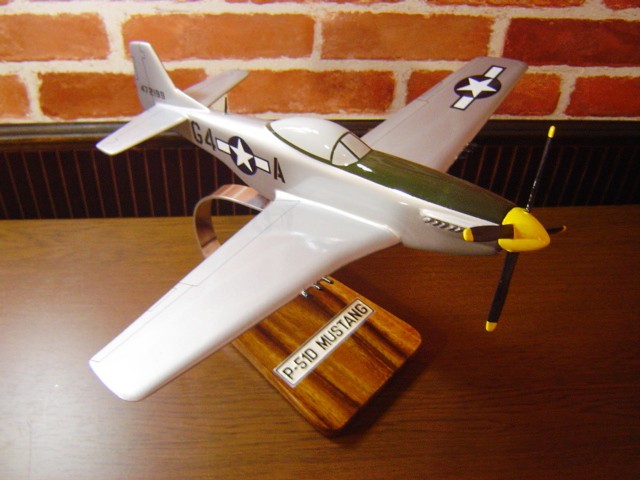 1/24 P−51D MUSTANG(ノースアメリカン) 模型飛行機 戦闘機 1/24 P−51D MUSTANG(ノースアメリカン) 模型飛行機 戦闘機