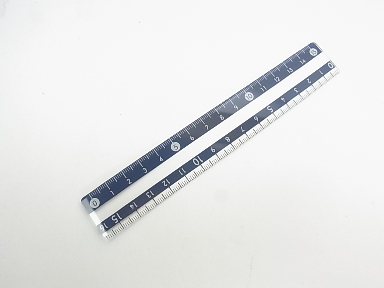 クツワ（KUTSUWA） モジサシ 定規 15cm（KUTUWA）｜文字が読みやすい