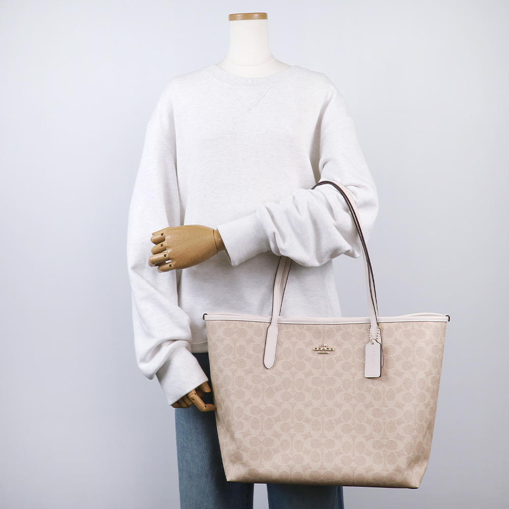   ダブルコンパートメント シグネチャー トート A4可 COACH OUTLET｜【公式】マギー トート バッグ・ブロックド