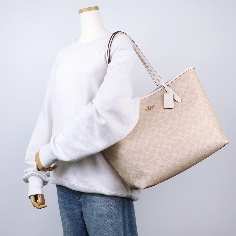   ダブルコンパートメント シグネチャー トート A4可 COACH OUTLET｜【公式】モリー トート バッグ・シグネチャー