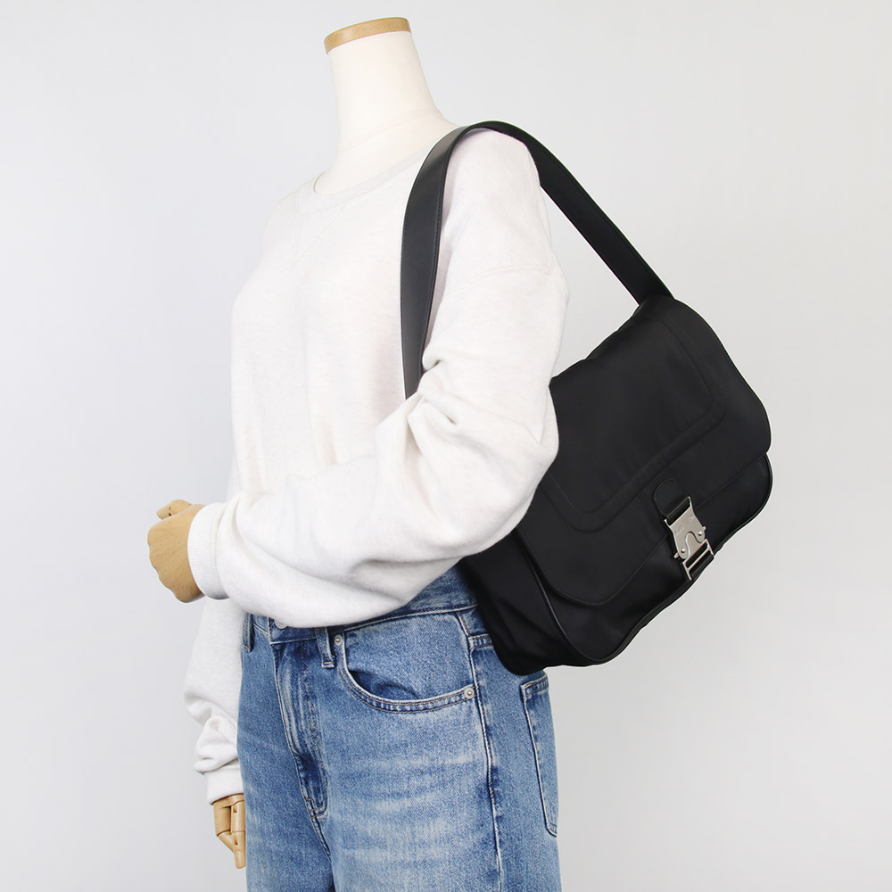 Matin kim ブラックレザー ハンドバッグ ショルダーストラップ付き マーティンキム Matin Kim バッグ ショルダーバッグ