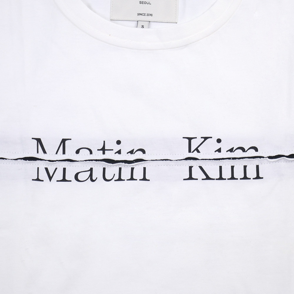 マーティンキム Matin Kim Tシャツ LOGO CUTTED CROP TOP 半袖 レディース 韓国 ファッション アパレル クロップド丈 スリムサイズ マーティンキム Matin Kim Tシャツ LOGO CUTTED CROP TOP BLACK