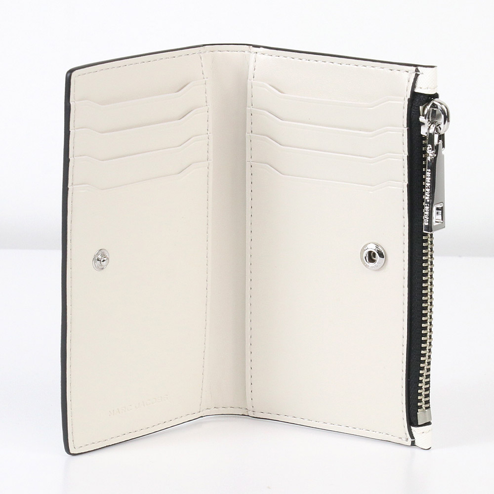MARC JACOBS 長財布 ホワイト ストラップ付　未使用に近い MARC JACOBS（マーク・ジェイコブス） 財布 二つ折り財布 4F5SMP099S02