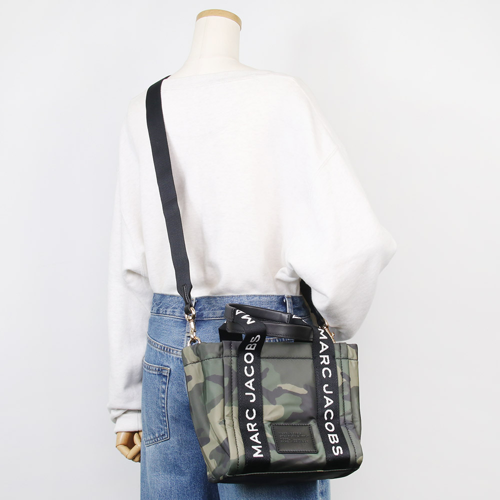 MARC BY MARC JACOBS ☆ 新品未使用 PC バッグ 迷彩 Amazon | Marc Jacobs ジャカード ミディアム トートバッグ カモ