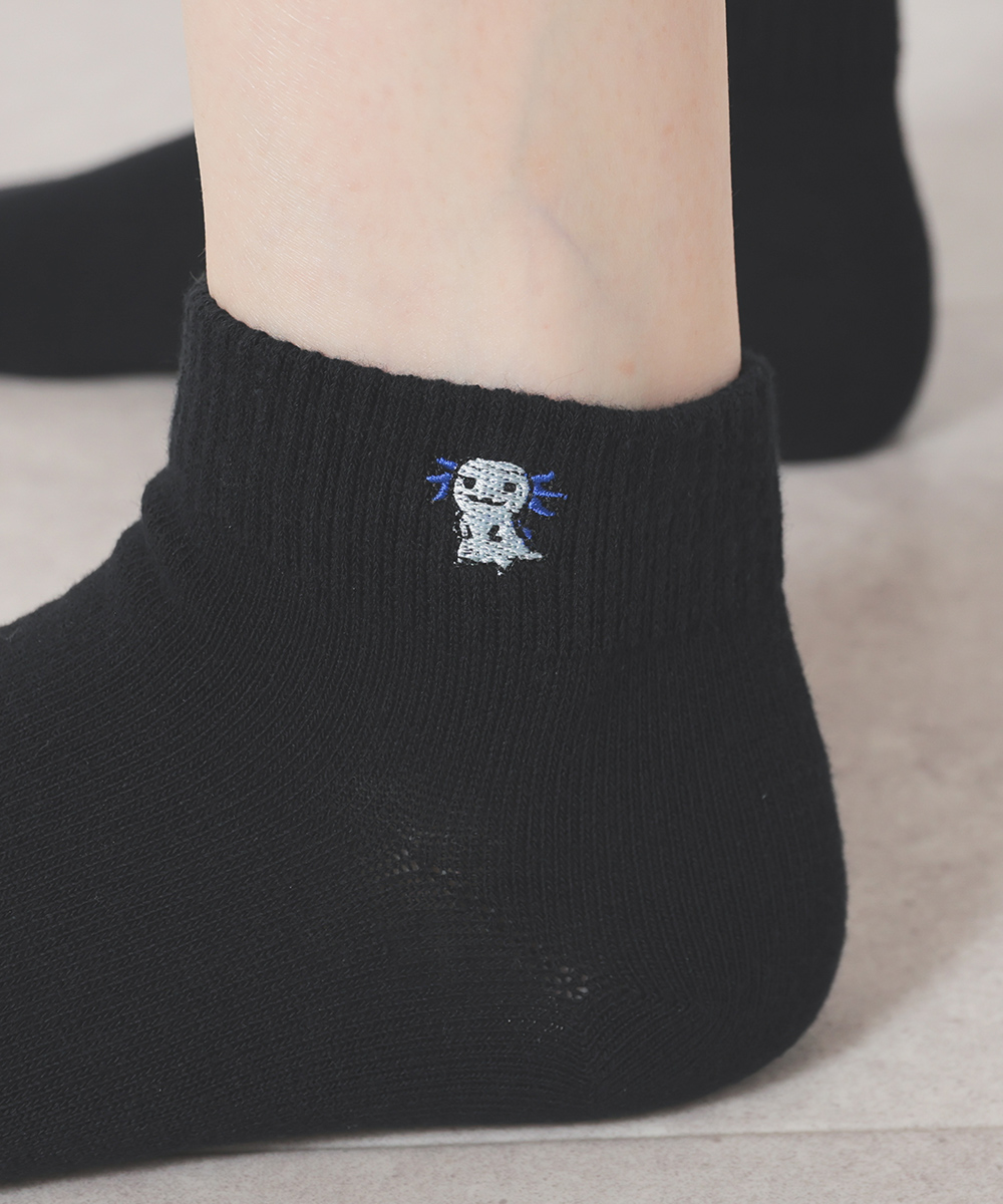 Honeys 靴下 ソックス セミショート丈 刺繍 ワンポイント 綿混