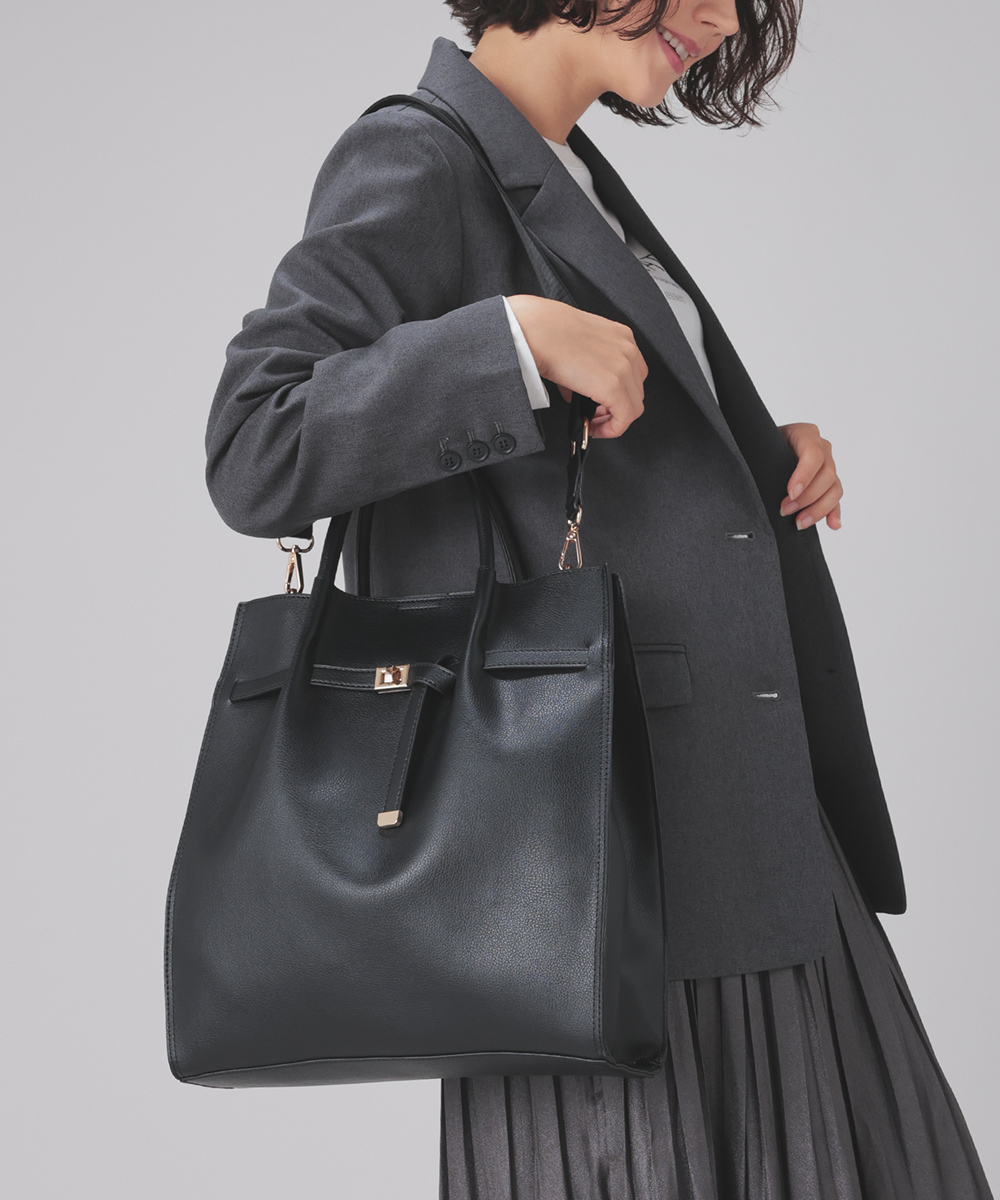 トミーヒルフィガー レザー トートバッグ 金具ロゴ ハニートート A4可能 TOMMY HILFIGER（トミーヒルフィガー）の「ソフトロゴミニトート