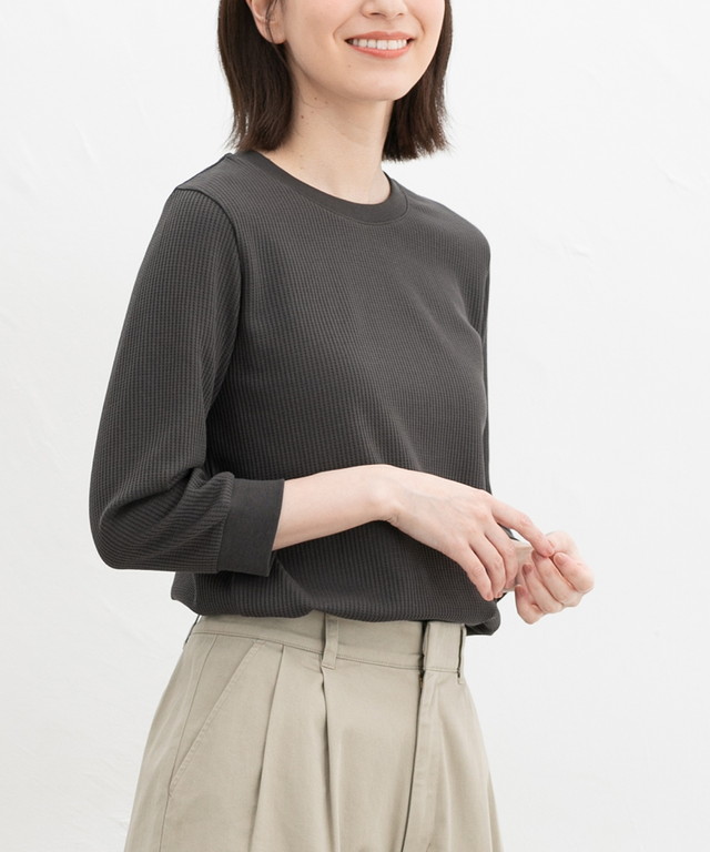 7分袖 全2色 花摘みの女の子ゆるっとカットソー 返品交換送料無料 トップス カットソー コットン 綿  チャコール 灰色 黒 ホワイト 白 ロンT 選べるカラー KOEISTORE カットソー レディース トップス 長袖 Tシャツ 七分袖