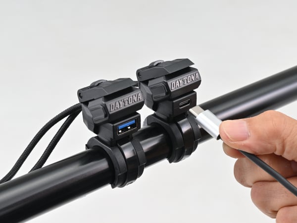 DAYTONA（デイトナ） 送料無料 バイク専用USB電源 Type-A+Type-C 46393