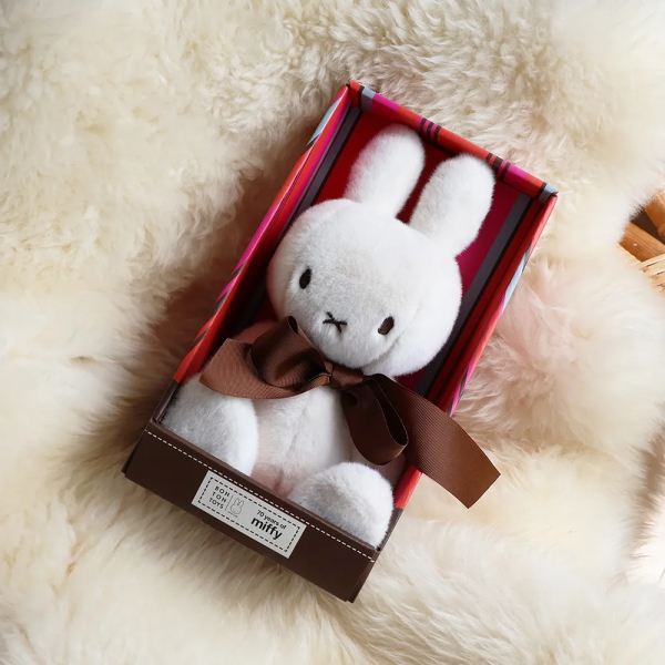 70 years of miffy ミッフィー　ボントントイズ Amazon.co.jp: [ボントントイズ] BON TON TOYS Miffy 70th Anniversary