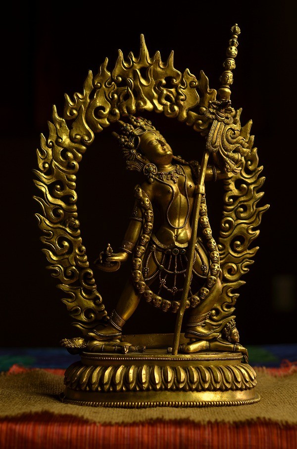 ダーキニー(荼吉尼天)銅造鍍金彫金仕上げ : 仏像仏画チベット ダーキニー(荼吉尼天)銅造鍍金彫金仕上げ : 仏像仏画チベット