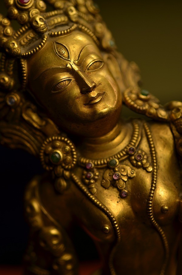 ダーキニー(荼吉尼天)銅造鍍金彫金仕上げ : 仏像仏画チベット美術卸の