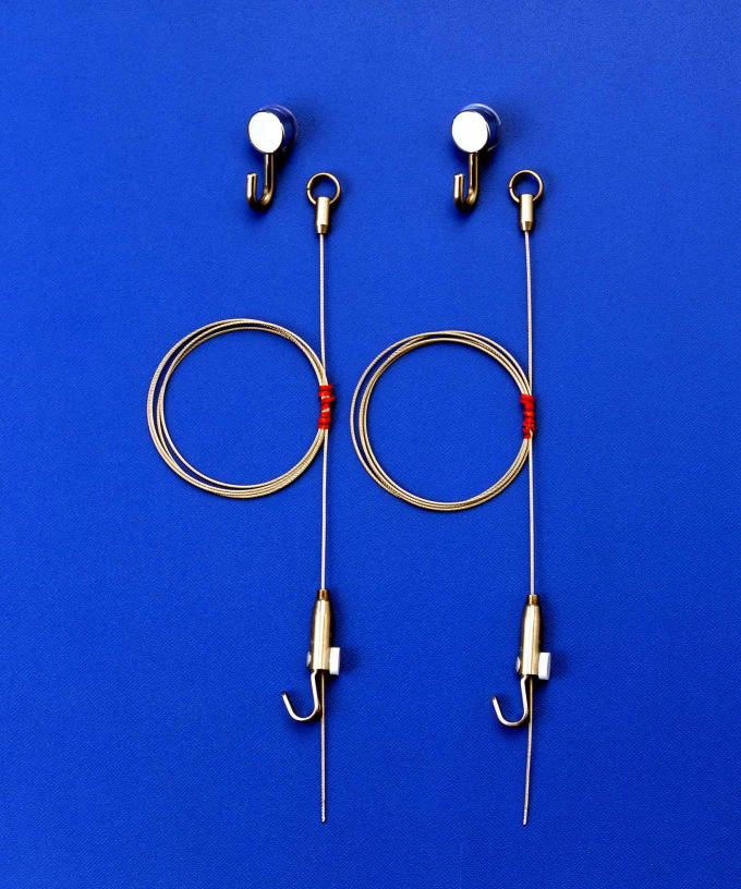 アートギャラリー展示板専用ワイヤーフックセットが付属！