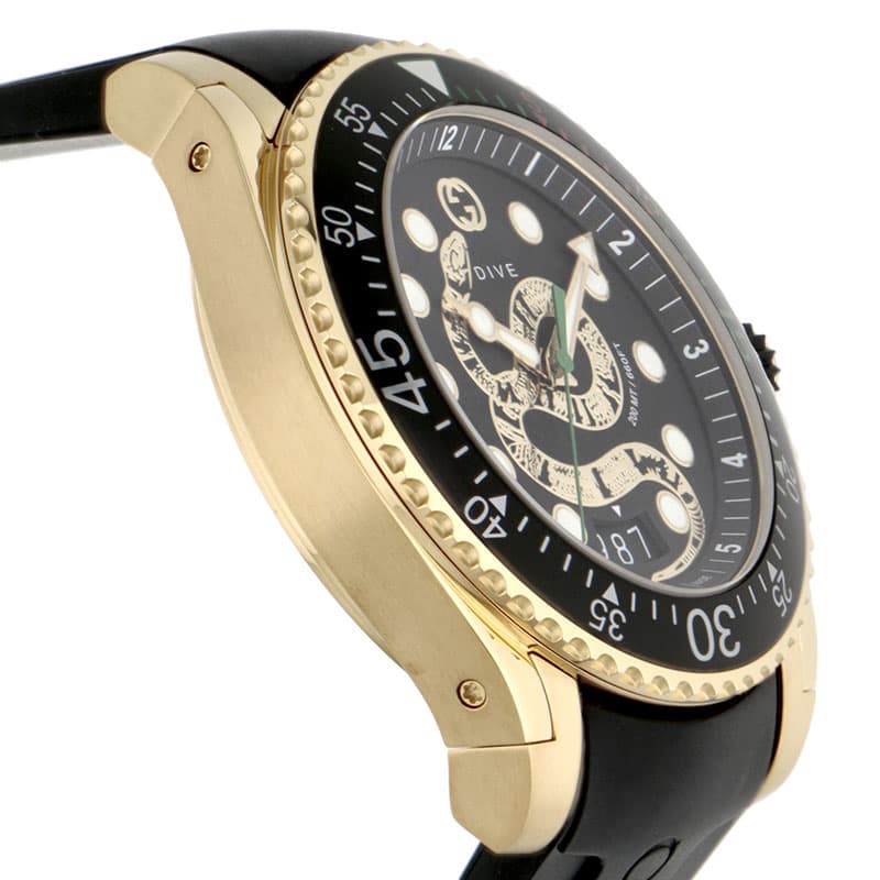 グッチ 腕時計 GUCCI 時計 ダイヴ DIVE メンズ YA136219 男性 ブラック イタリア 高級 ファッション 仕事 大人 人気 ブランド おしゃれ プレゼント ギフトの画像