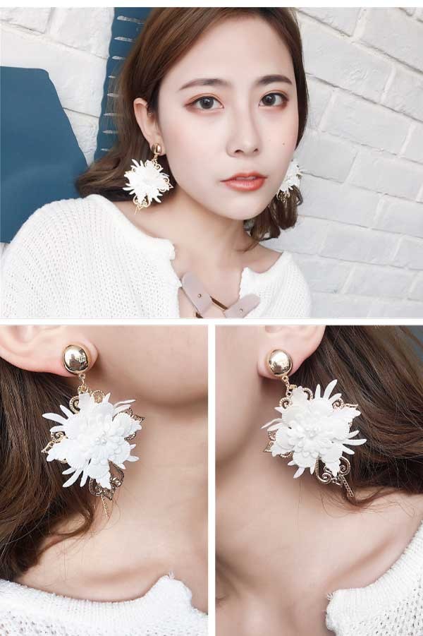 フェイクレザー フラワー アラベスク ピアス