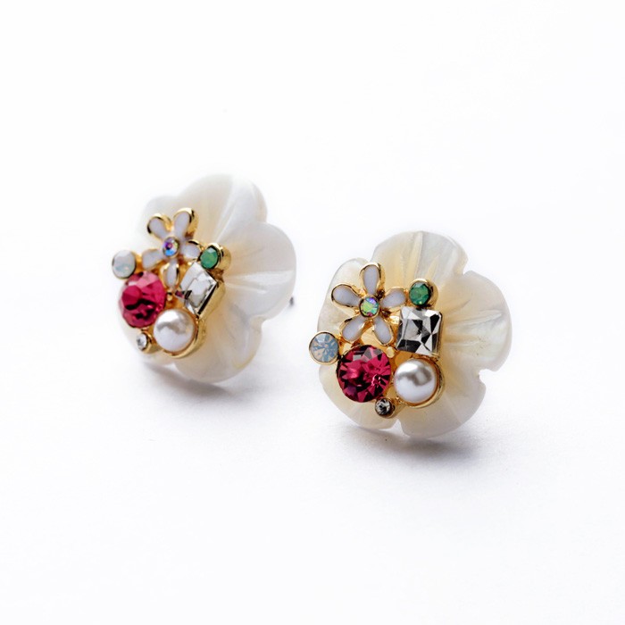 シェルフラワー ピアス