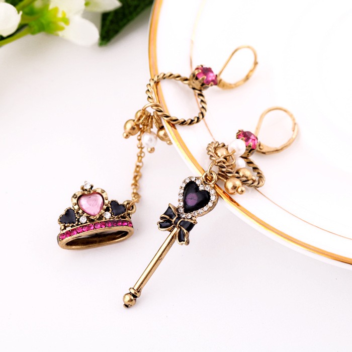 アシンメトリー ピアス