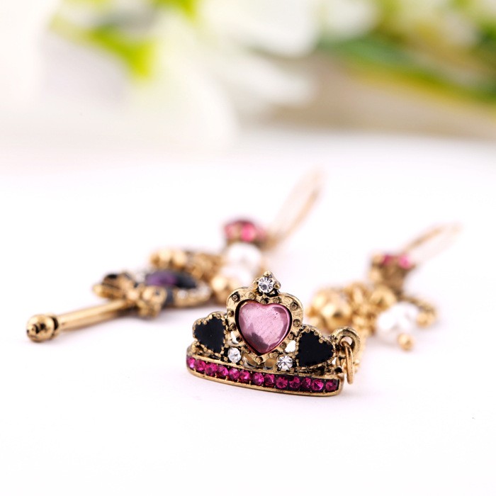 アシンメトリー ピアス
