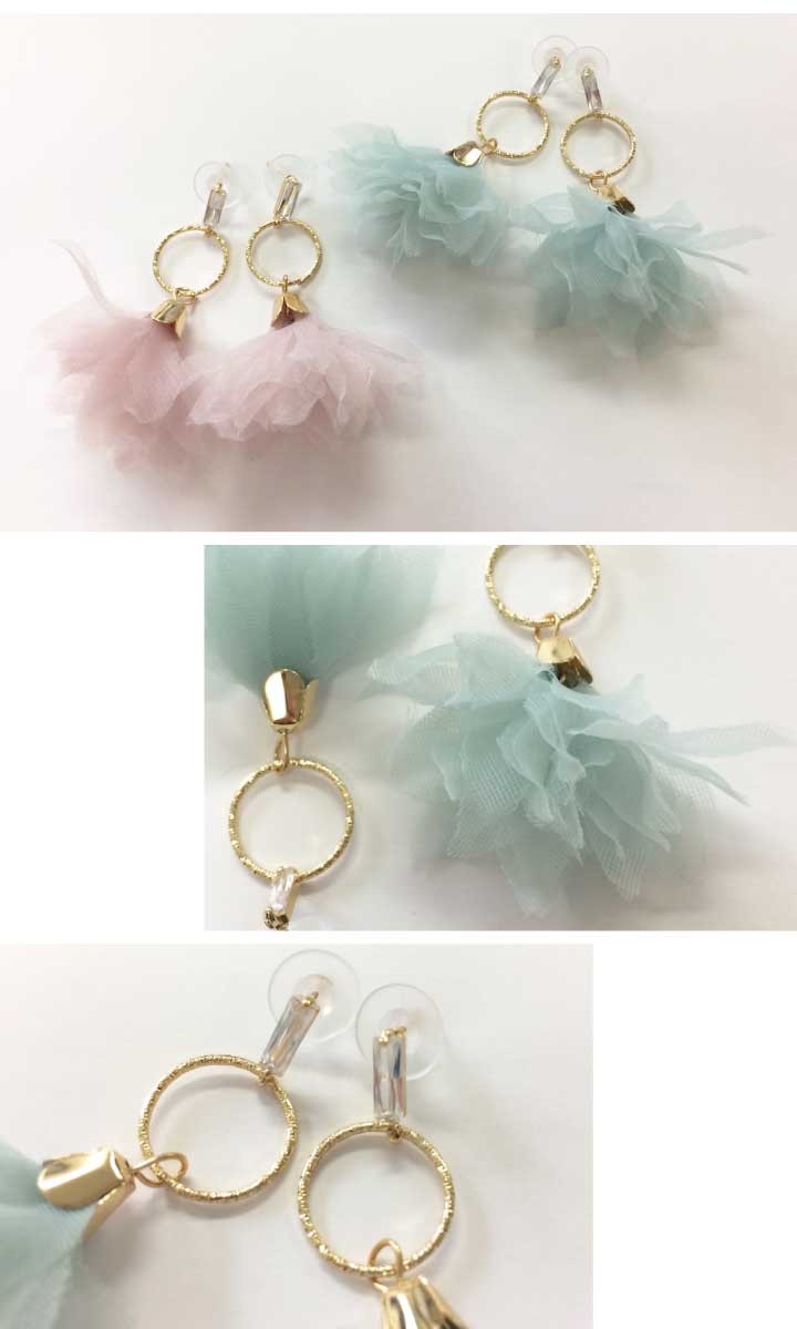 大人のスモーキーカラーが上品な♪ シフォン花びらタッセルピアス