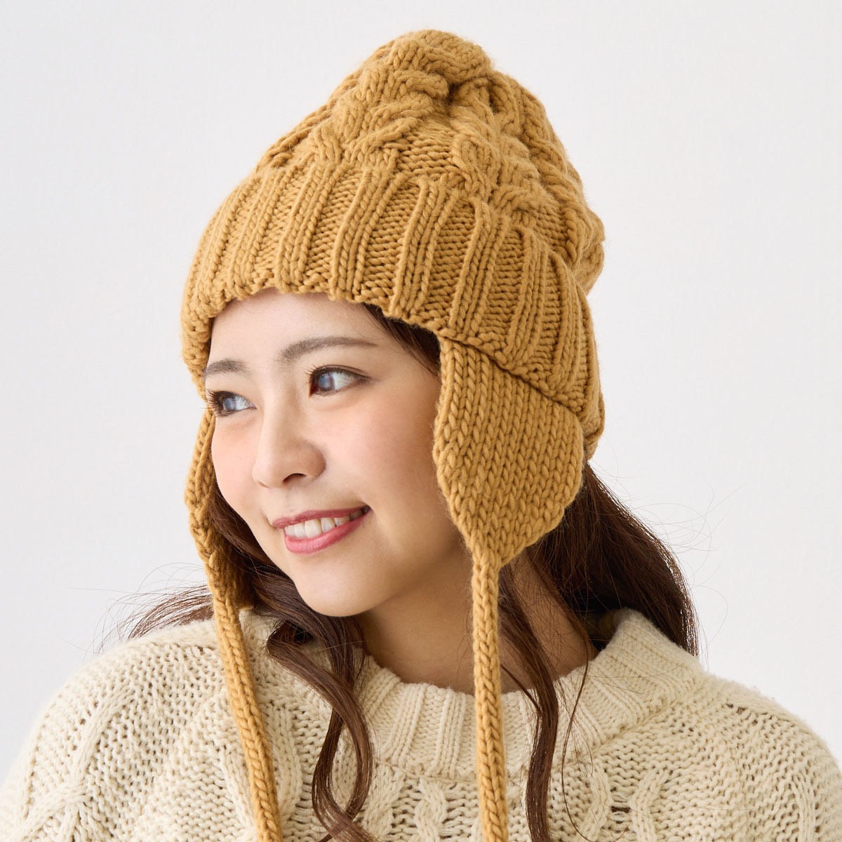 モンブラン ケーブル編み ニット帽 イエロー モンブラン ケーブル編み ニット帽 イエロー モンブラン