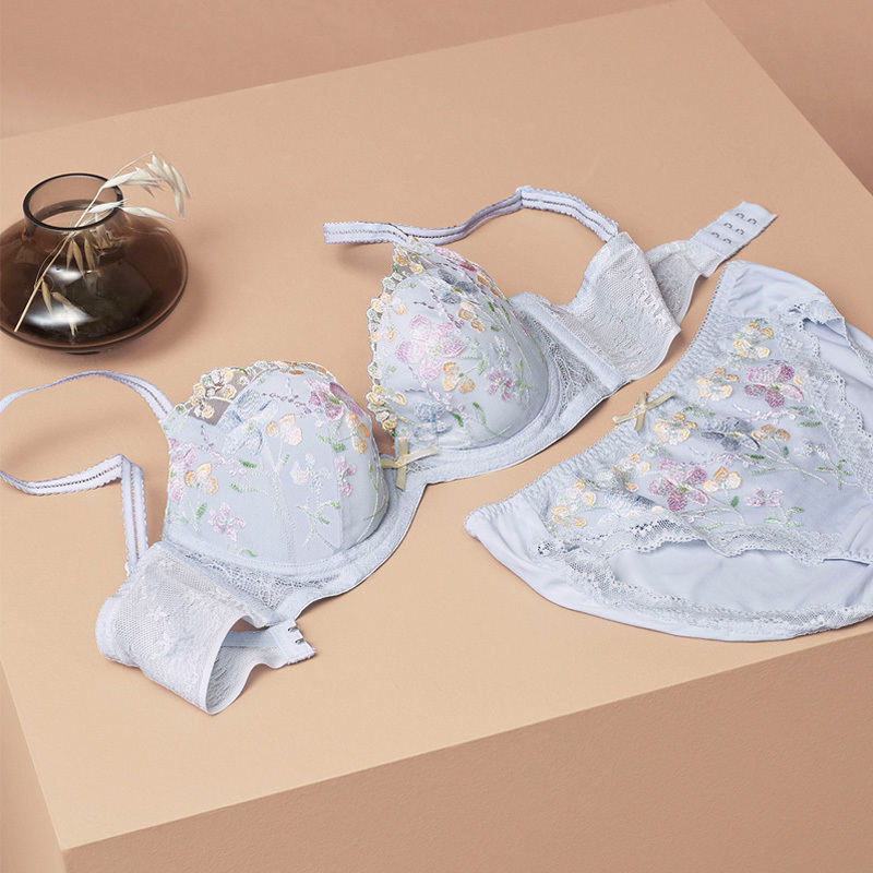 送料無料 15 Off Triumph トリンプ 天使のブラ スリムライン 極上ライト Tr524シリーズ 3 4カップブラジャー B Cカップ 着けごこちサラサラ 速乾性 インナーショップ メイクリーン 通販 Paypayモール