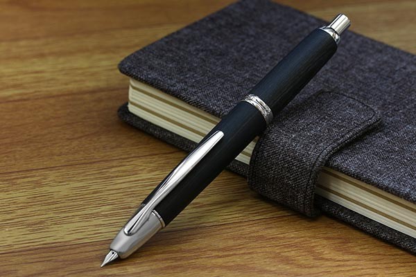 PILOT（パイロット） 万年筆 キャップレス木軸 ブラック FC-25SK-B