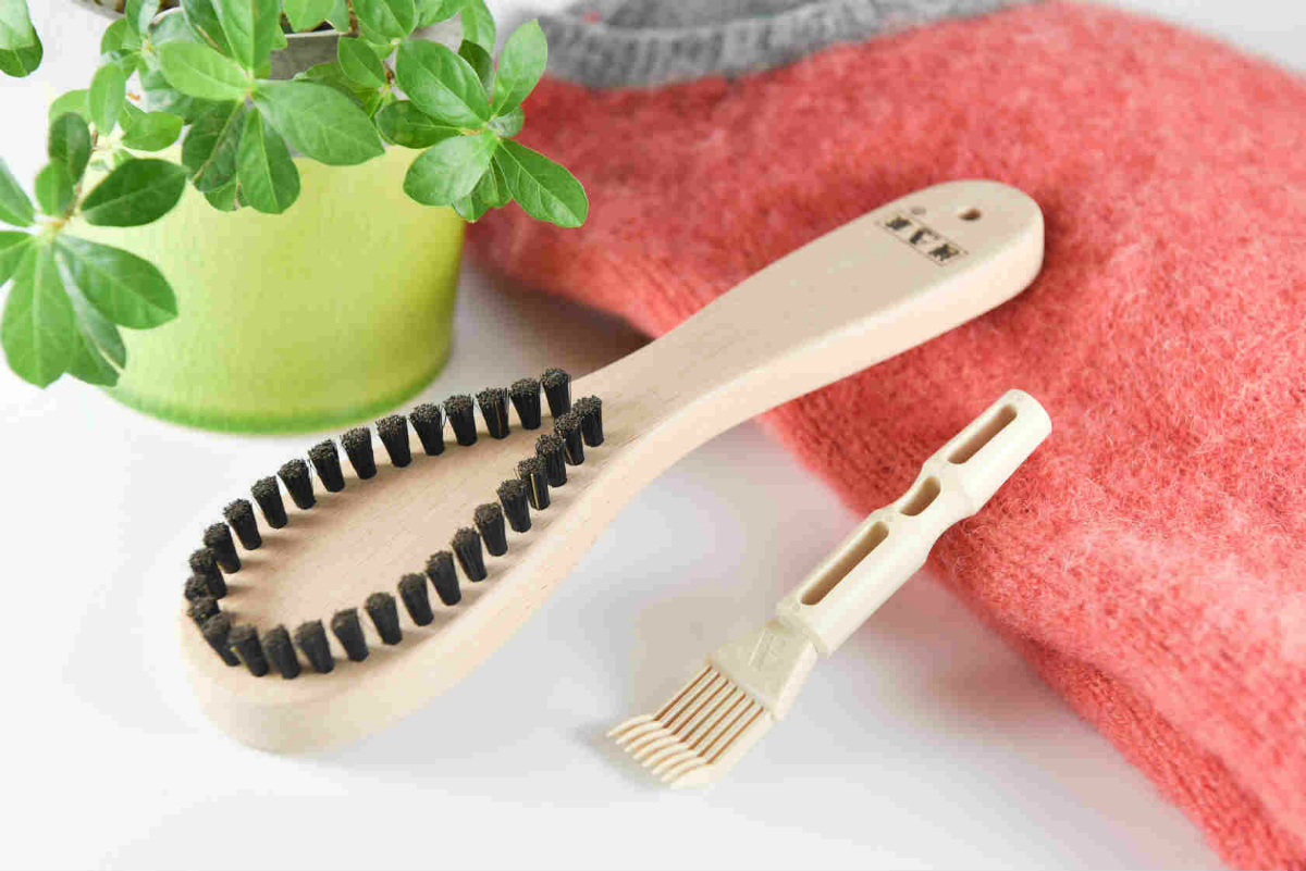 正規品 浅草アートブラシ社 かんたん毛玉取りブラシ 正規品 スタンダード ブラシクリーナー付属 宮内庁御用達 プロ仕様