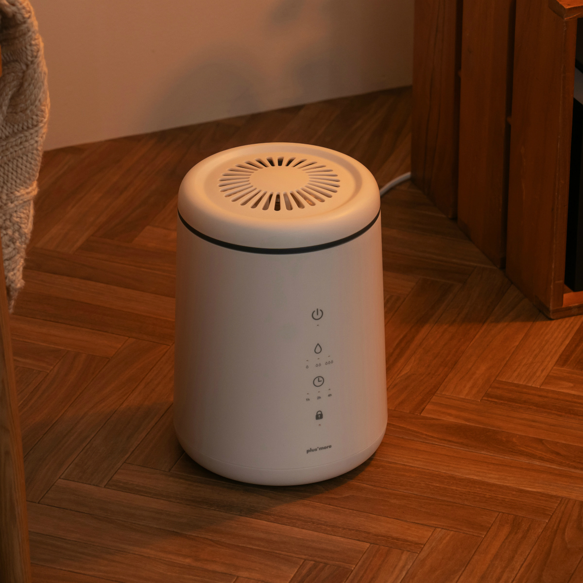 plus more プラスモア 倒れてもこぼれにくいスチーム式加湿器 PBAHF005