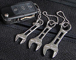 在庫数1 職人のスパナと同工程で製造、長く使える スパナのキーホルダー 10mm 長さ68mm メカ好きな人へのプレゼントに |  | 04