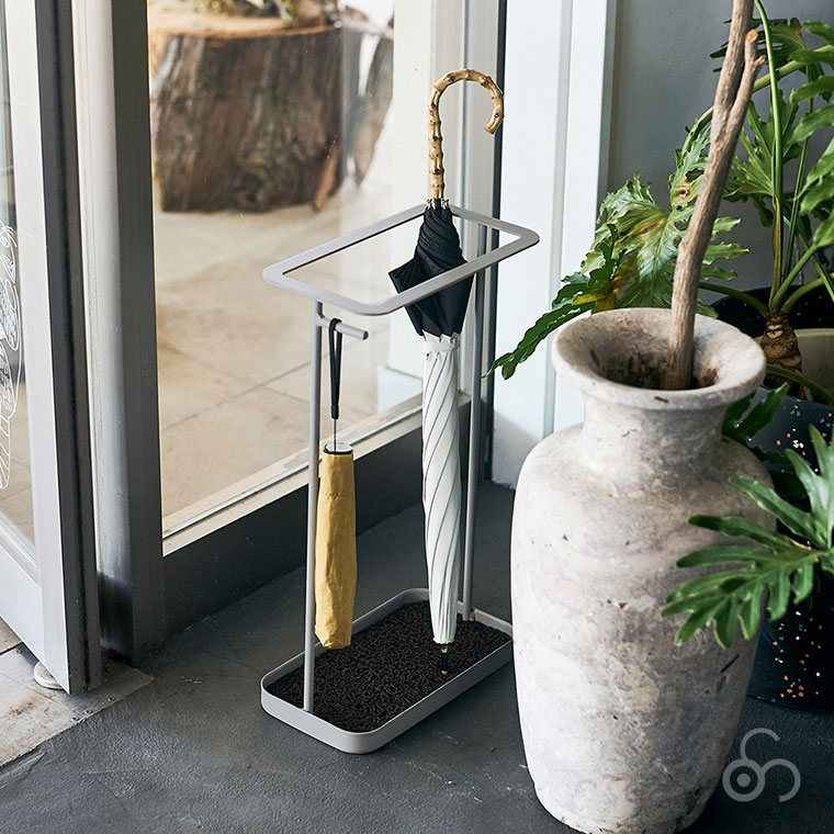 希少 AYTM CURVA アンブレラスタンド シルバー 傘立て デンマーク 9/30から値上) antenna umbrella stand ブラック グレー SVEUS001H