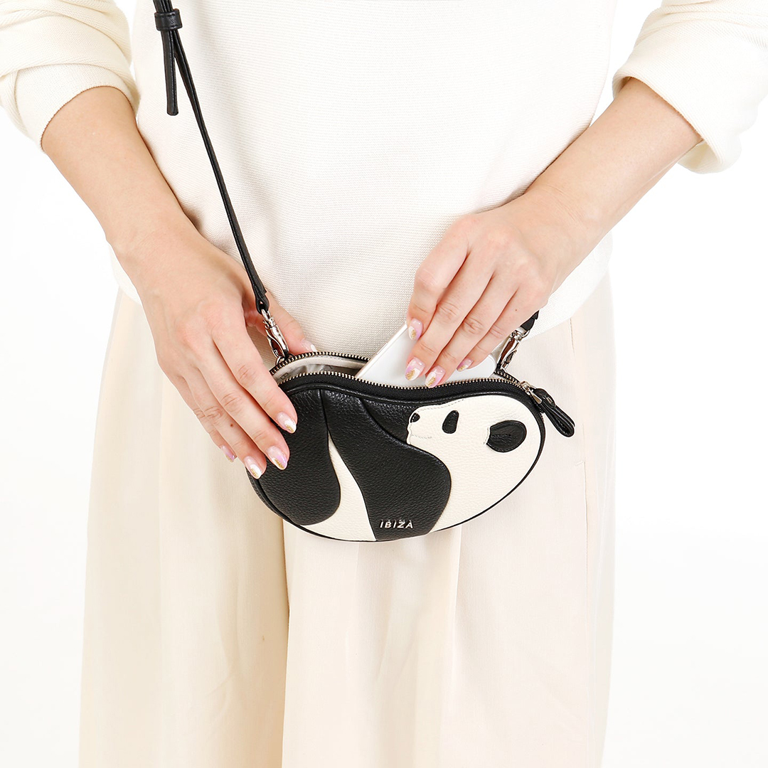【IBIZA】イビサ パンダデザイン キーホルダー&横向きパンダチャーム付き IBIZA】イビサ パンダデザイン キーホルダー&横向きパンダチャーム付き