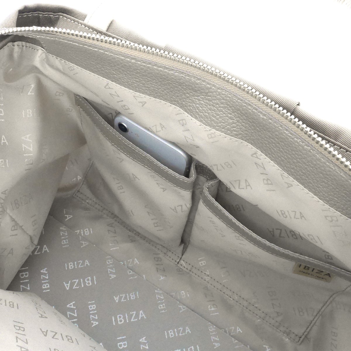 イビサ公式 日本製 ナイロン トート バッグ 軽量 A4 サイズ 収納 本革