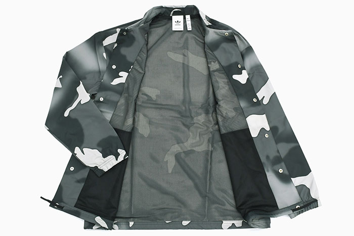adidasアディダスのジャケット Camo Coach10