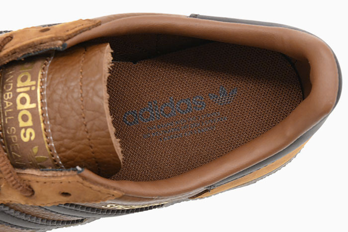 adidas Originals アディダス スニーカー レディース & メンズ