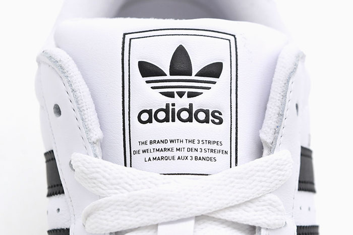 adidas Originals アディダス スニーカー レディース & メンズ