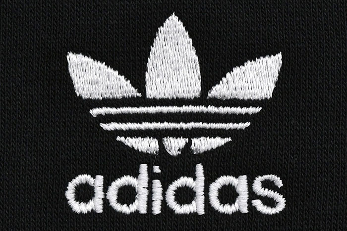 adidasアディダスのパーカー Baggy Pullover Hoodie06