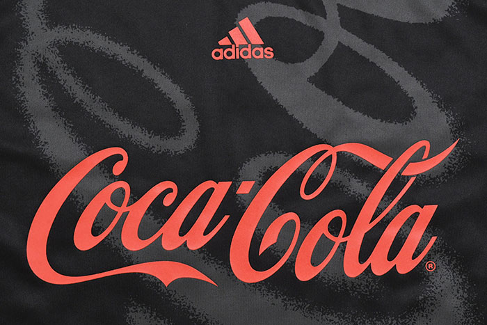 adidasアディダスのカットソー Coca-Cola Teamgeist 26 Jersey Crew12