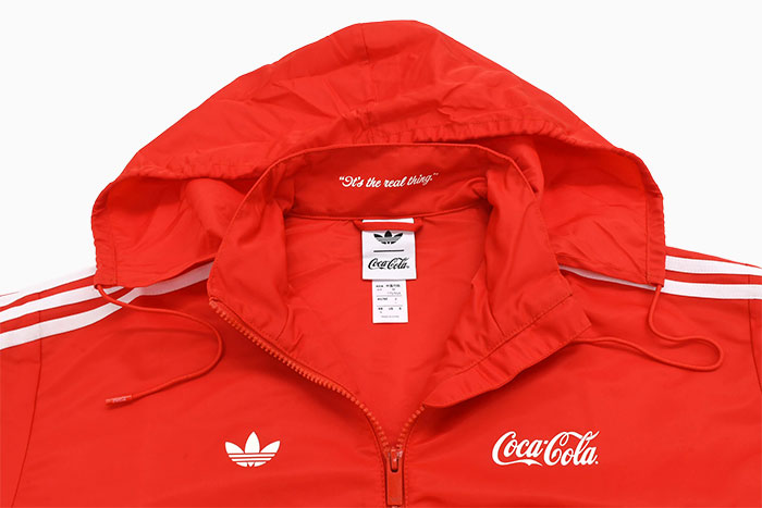 adidasアディダスのジャケット Coca-Cola Nylon Parka11
