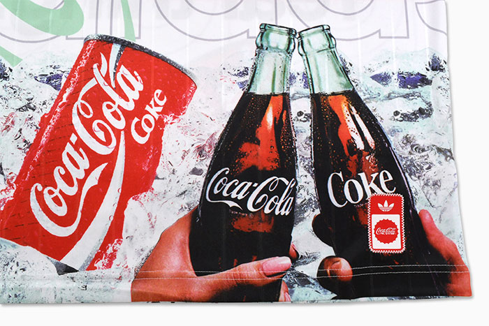 adidasアディダスのカットソー Coca-Cola Mash-Up Jersey V-Neck14