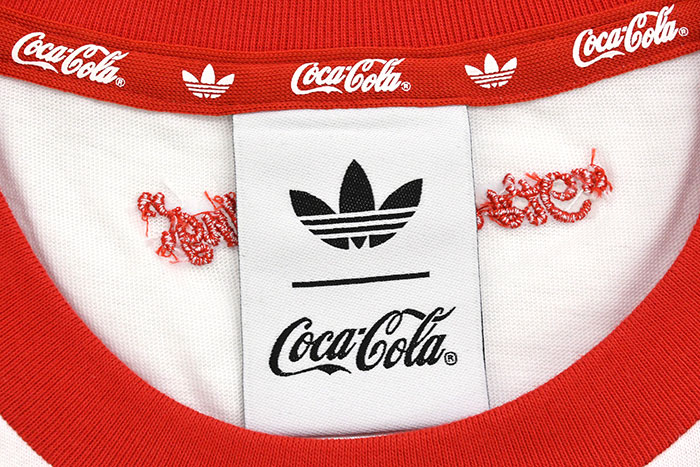 adidasアディダスのTシャツ Coca-Cola Cali11