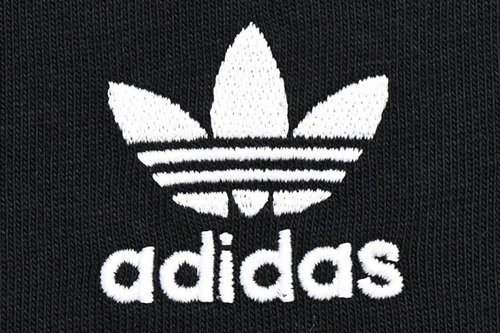 adidasアディダスのTシャツ Oversize07
