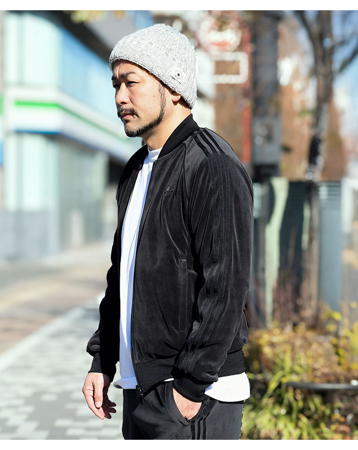 adidasアディダスのジャージー Velour SST Track Top05