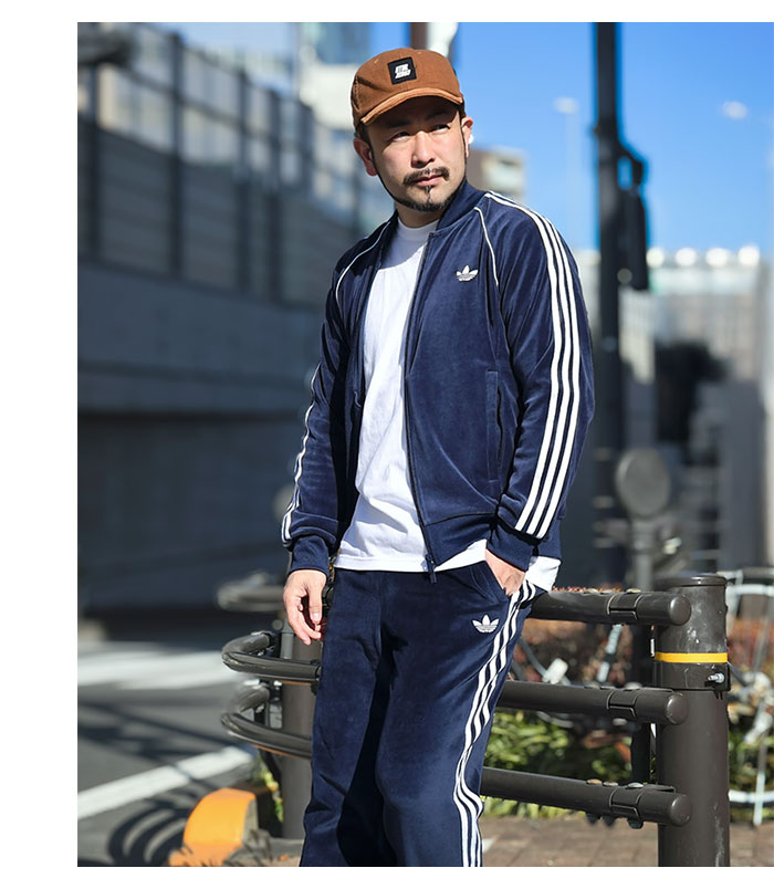 adidasアディダスのジャージー Velour SST Track Top06