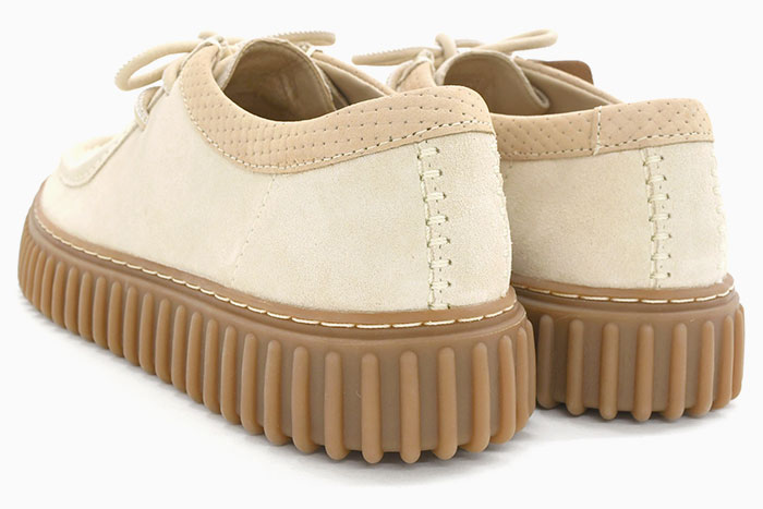 Clarks（クラークス） ブーツ メンズ 男性用 トーヒル ロー Ecru Suede
