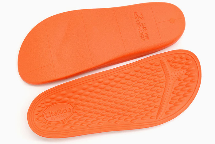 crocs クロックス スニーカー レディース & メンズ オン ザ