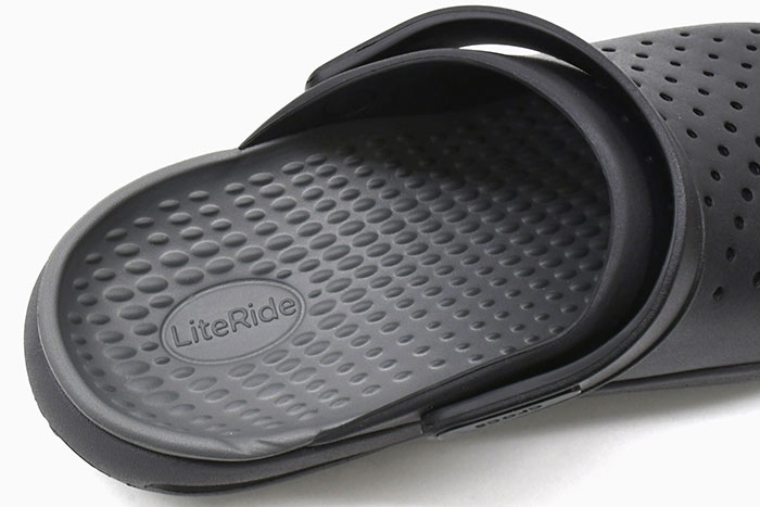 crocsクロックスのサンダル クロッグ09