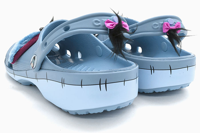 crocsクロックスのサンダル WINNIE THE POOH EEYORE CLASSIC CLOG03