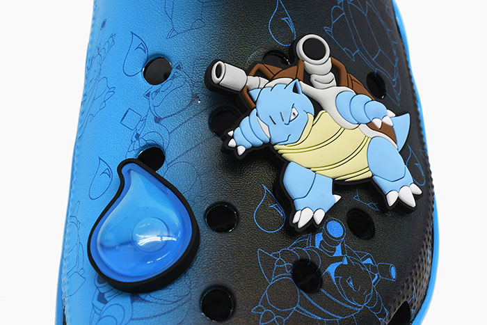 crocsクロックスのサンダル POKEMON VERSUS CLOG05