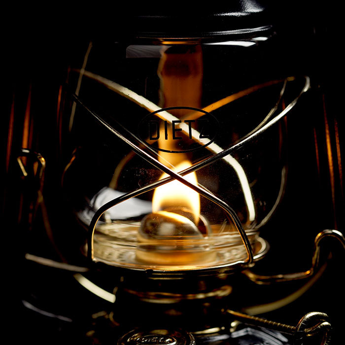 DIETZデイツのランタン Hurricane Lantern D80 01