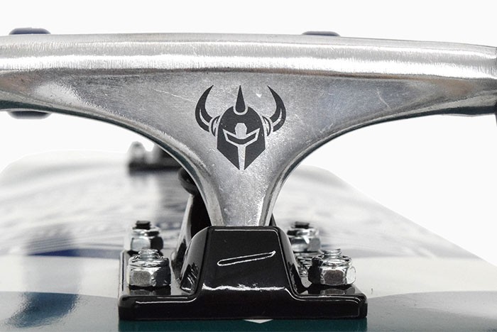 ダークスター スケボー スケートボード DARKSTAR コンプリート デッキ