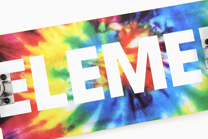 ELEMENTエレメントのスケボー Blazin Multi03